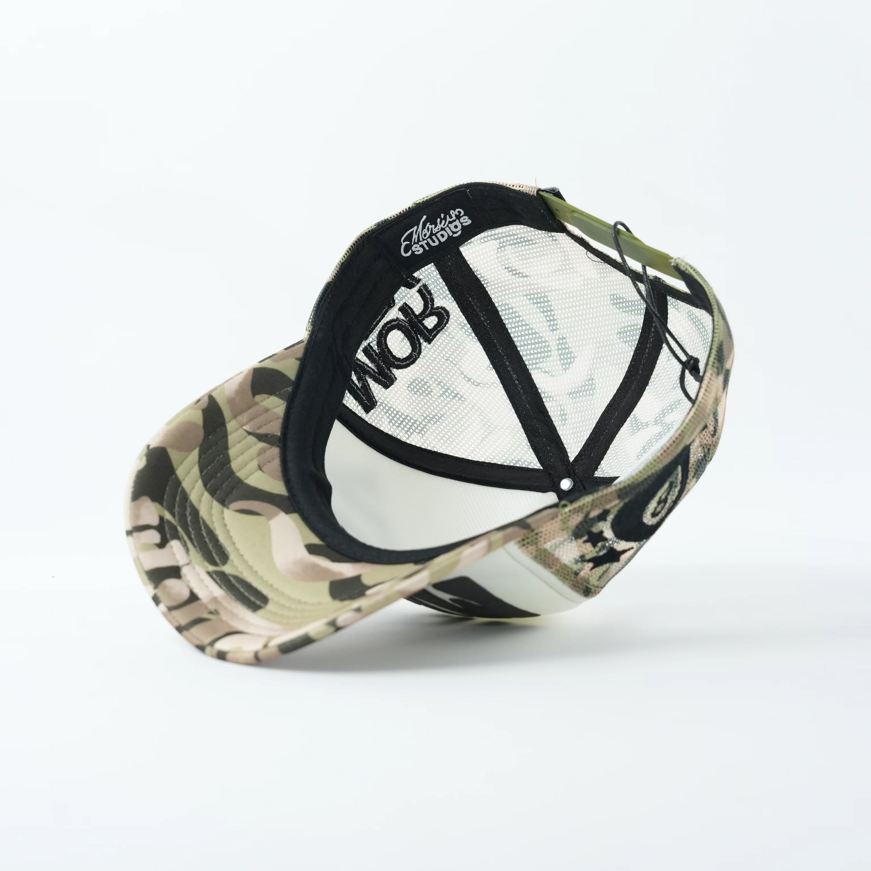 CLASSIC CAMMO TRUCKER